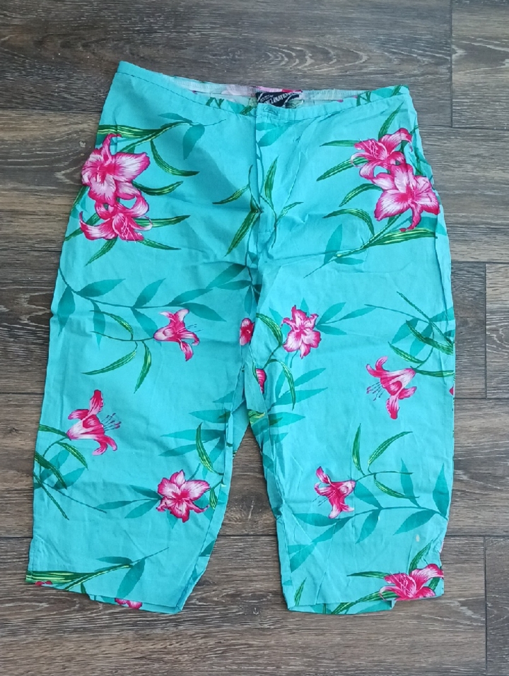 Vintage Tropical Floral Capri Pants with Pink Lilies Size 10P